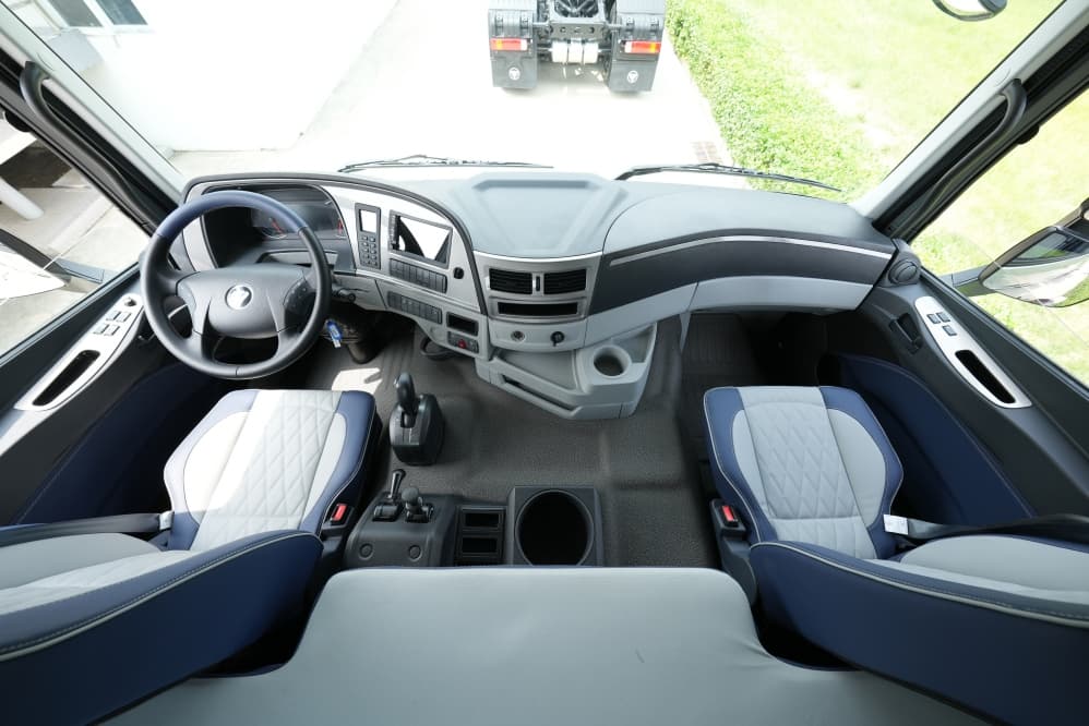 Khoang cabin AUMAN EST FV 400