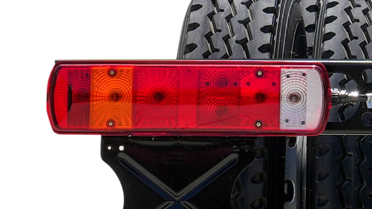 Hệ thống đèn tín hiệu sau AUMAN C240